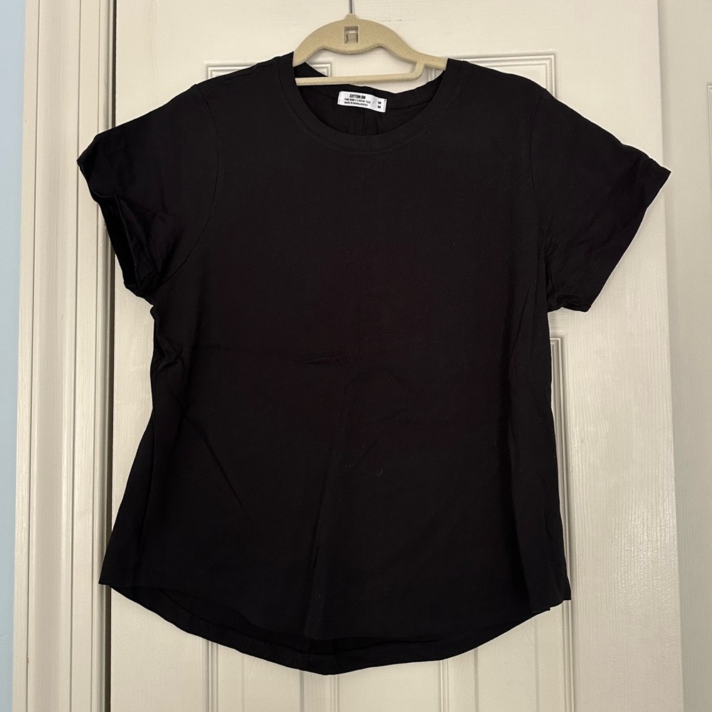 Cotton On black crew tee - like new!